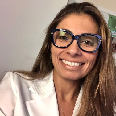 Dra. Letícia Funchal Terres Dra. Letícia Funchal Terres
